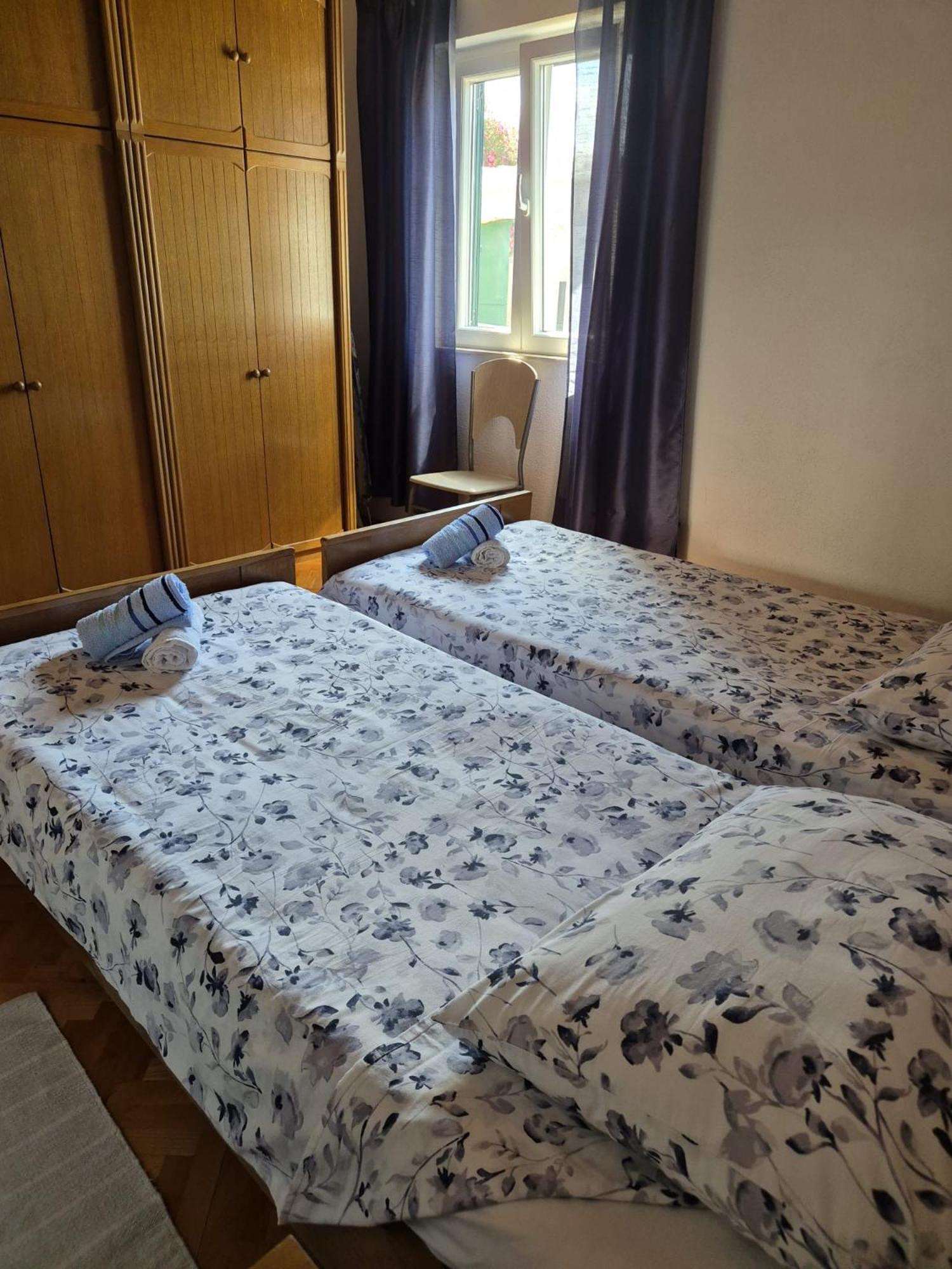 Apartmani Ino Škrip Eksteriør billede