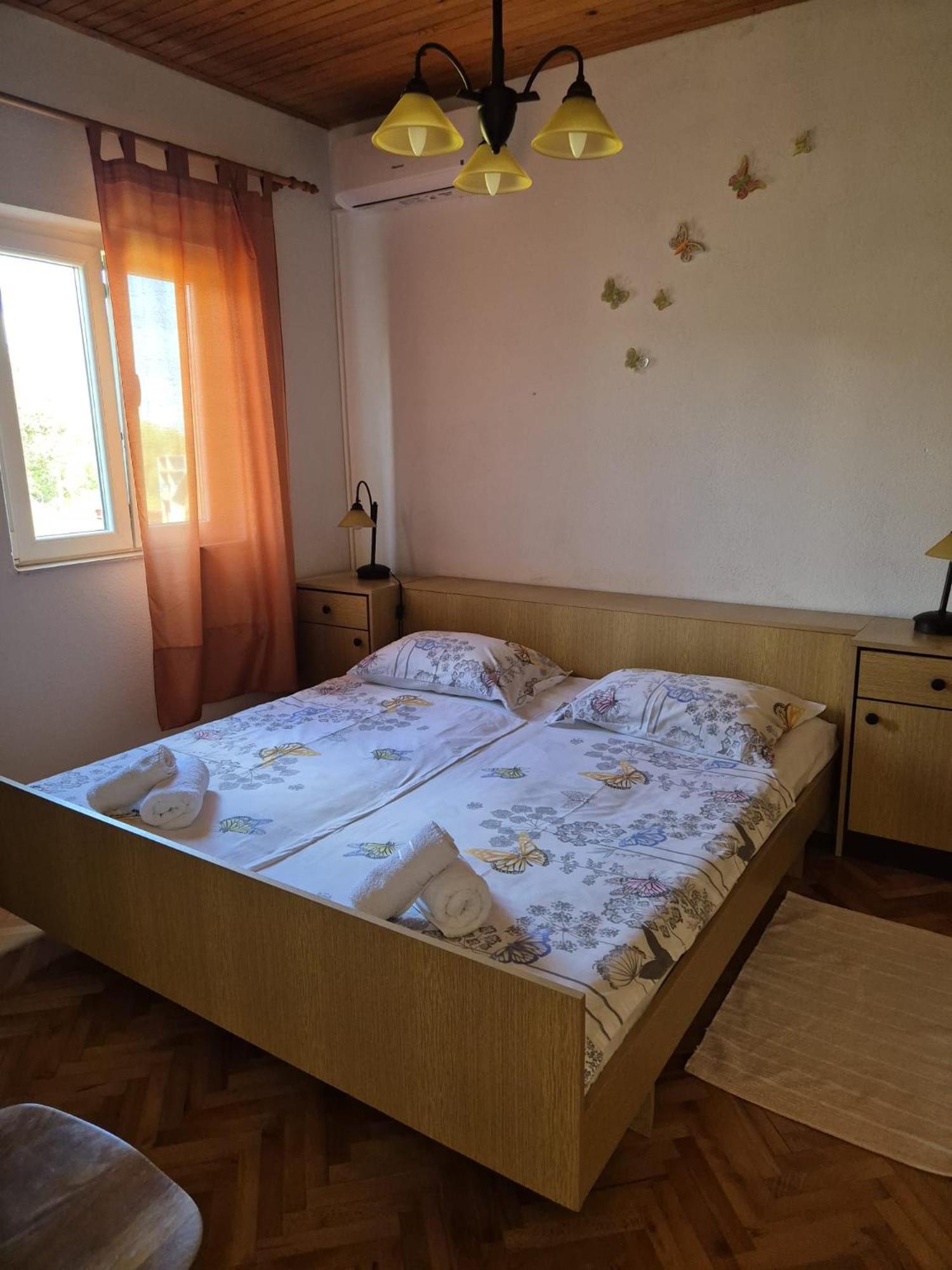 Apartmani Ino Škrip Eksteriør billede